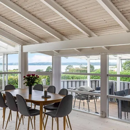 Beautiful Summer House With Sea View Near Ebeltoft, Semesterbostad *